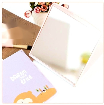 Foldable Heart Shaped Make-Up Vanity with Logo Mirror Customizable and Compact